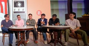 Cái tình trong tiệm cà phê