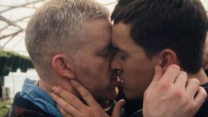 Dưới Lớp Vỏ Bọc